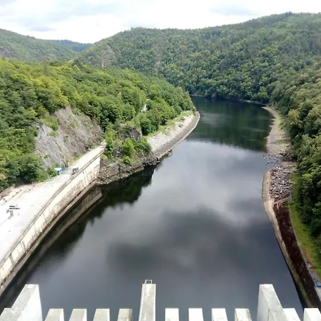 בית הארחה Janata