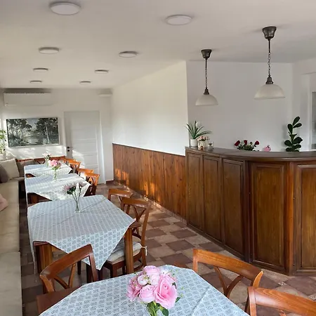 Janata בית הארחה 3*