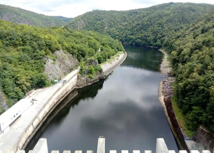 בית הארחה Janata